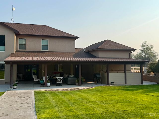8858 Stardust Ln, Nampa, ID 83686