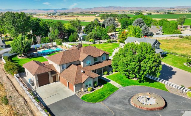 8858 Stardust Ln, Nampa, ID 83686