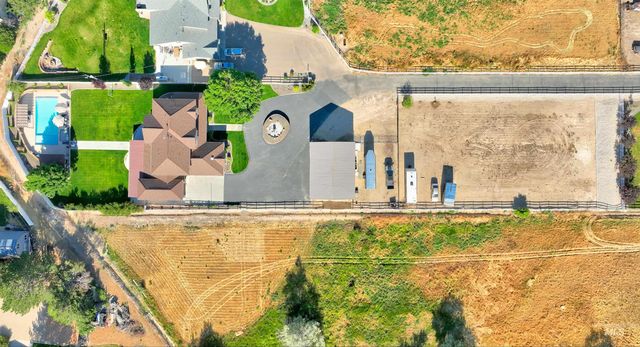 8858 Stardust Ln, Nampa, ID 83686