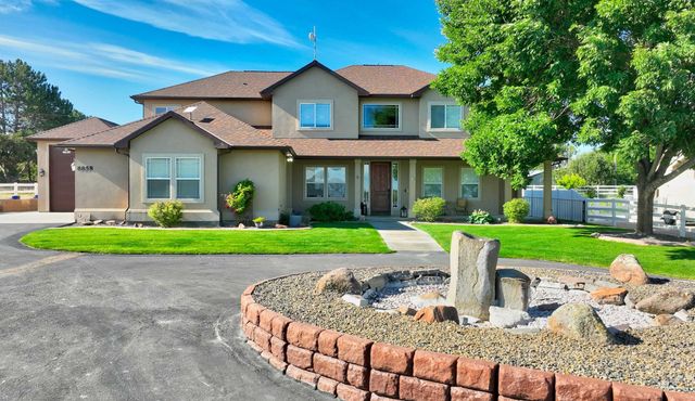 8858 Stardust Ln, Nampa, ID 83686