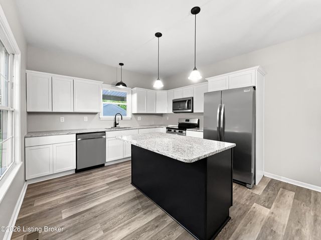 2505 Lower Hunters Trace, Louisville, KY 40216