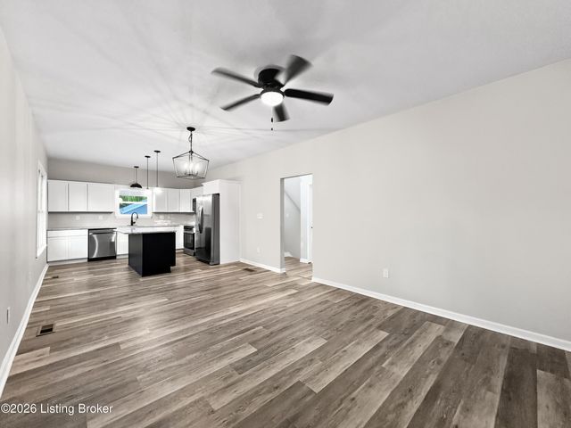 2505 Lower Hunters Trace, Louisville, KY 40216