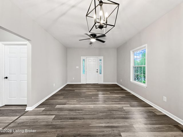 2505 Lower Hunters Trace, Louisville, KY 40216