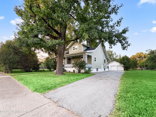 2505 Lower Hunters Trace, Louisville, KY 40216