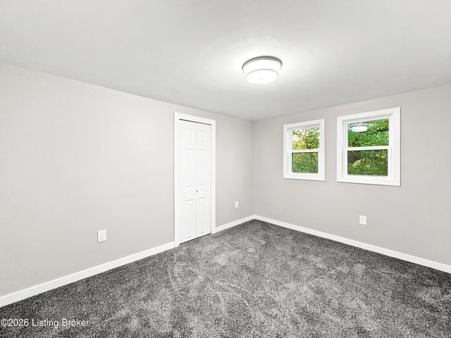 2505 Lower Hunters Trace, Louisville, KY 40216