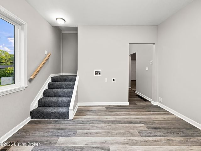 2505 Lower Hunters Trace, Louisville, KY 40216