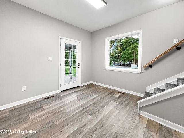 2505 Lower Hunters Trace, Louisville, KY 40216