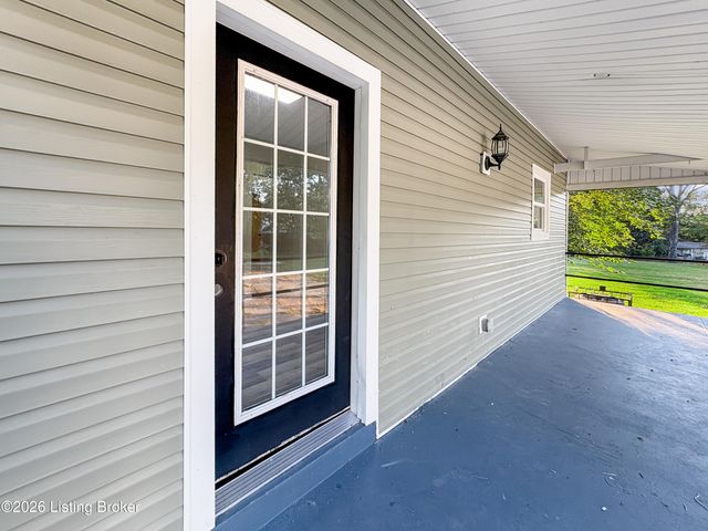 2505 Lower Hunters Trace, Louisville, KY 40216