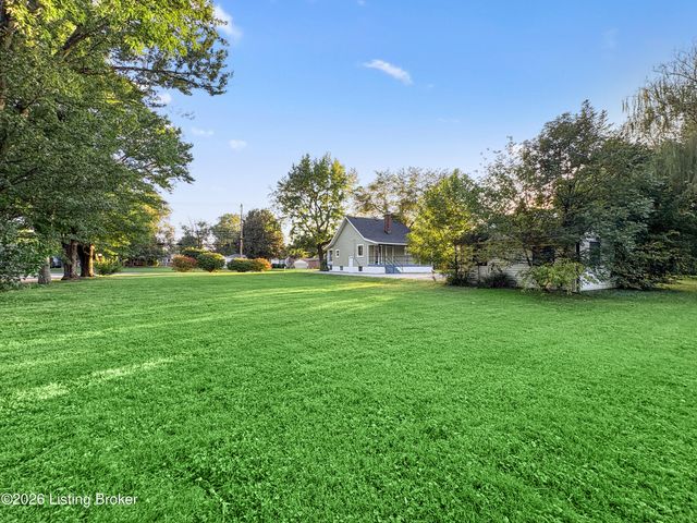 2505 Lower Hunters Trace, Louisville, KY 40216