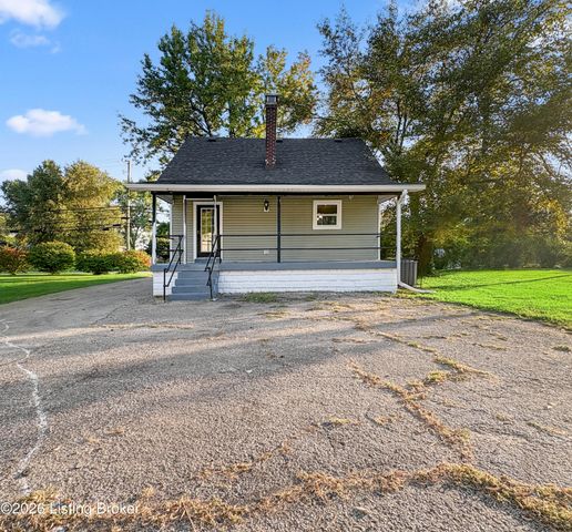2505 Lower Hunters Trace, Louisville, KY 40216