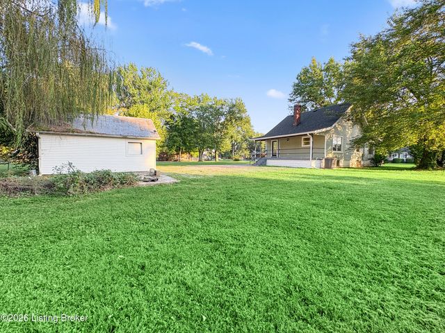 2505 Lower Hunters Trace, Louisville, KY 40216