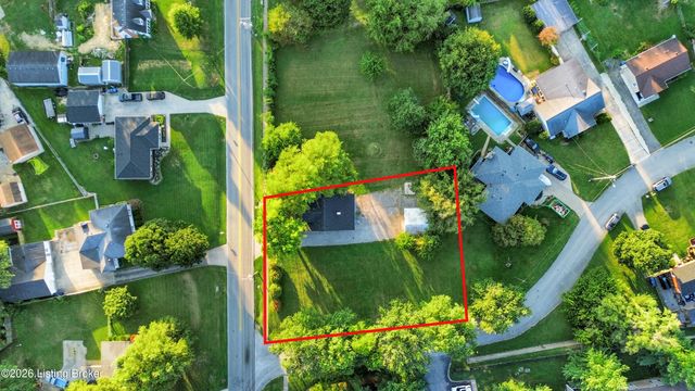 2505 Lower Hunters Trace, Louisville, KY 40216
