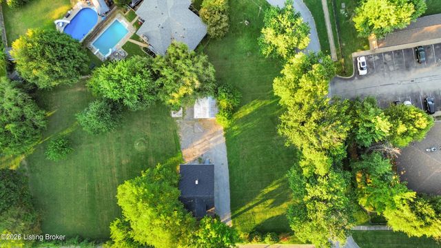 2505 Lower Hunters Trace, Louisville, KY 40216