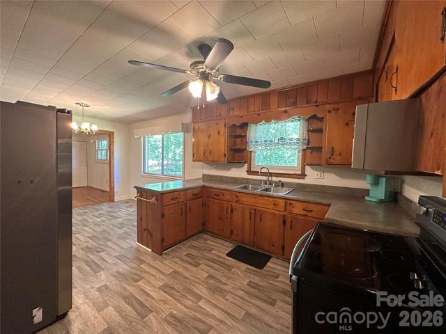 2939 Links Drive, Granite Falls, NC 28630