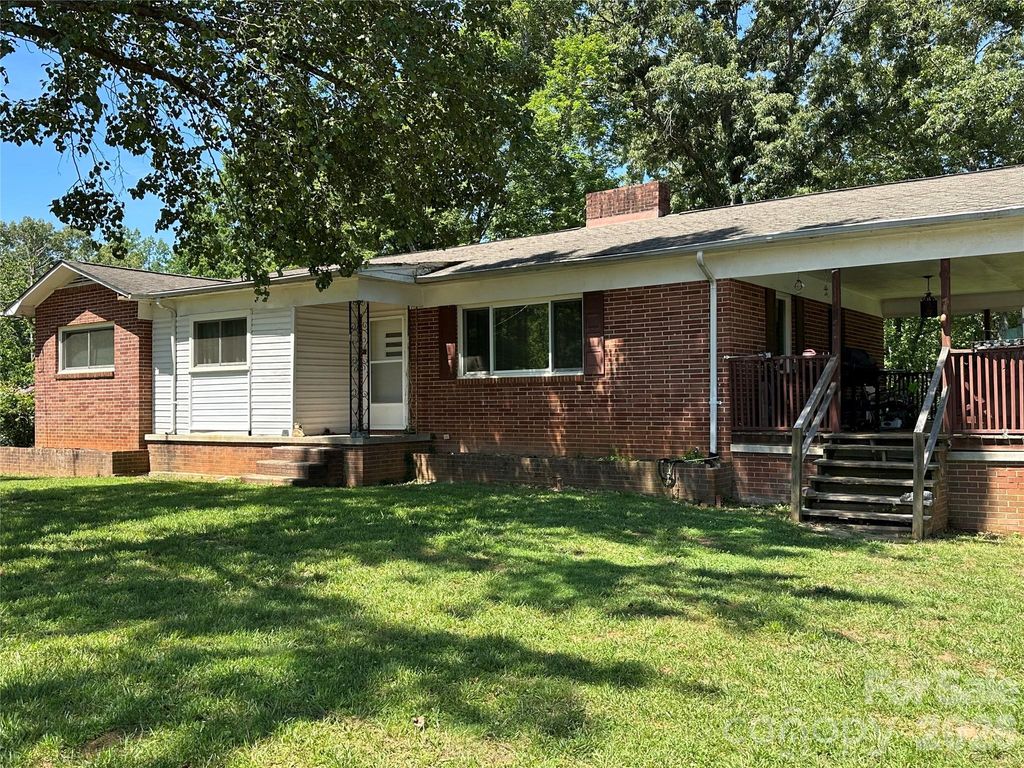 2939 Links Drive, Granite Falls, NC 28630