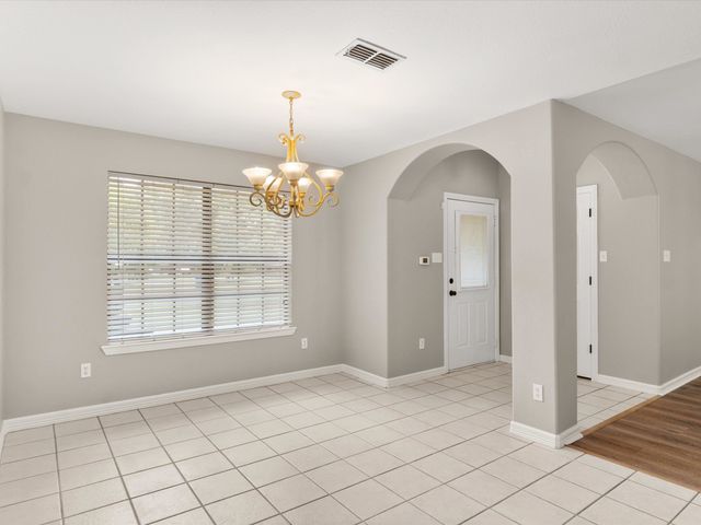 2015 W Lake Dr, Gladewater, TX 75647