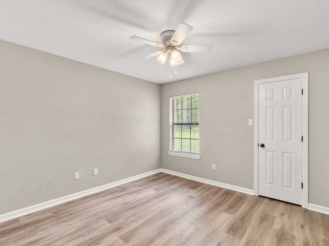 2015 W Lake Dr, Gladewater, TX 75647