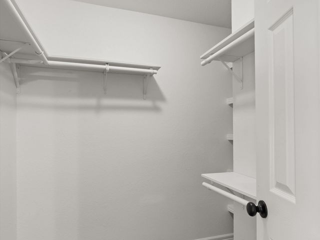 2015 W Lake Dr, Gladewater, TX 75647