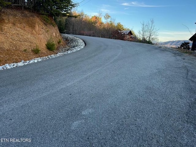 1611 Mountain Dreams Way, Pigeon Forge, TN 37862