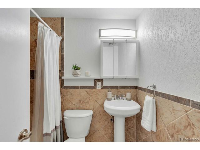 1045 N Clarkson St 207, Denver, CO 80218