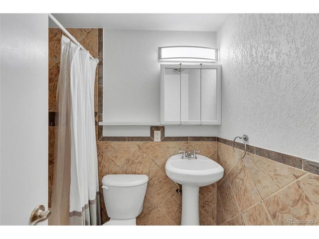 1045 N Clarkson St 207, Denver, CO 80218