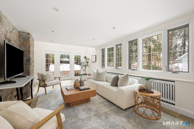 14 Chestnut Hill Road, Stamford, CT 06903