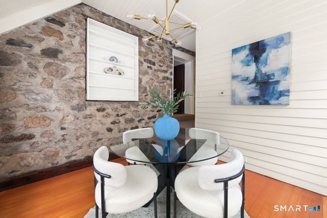 14 Chestnut Hill Road, Stamford, CT 06903