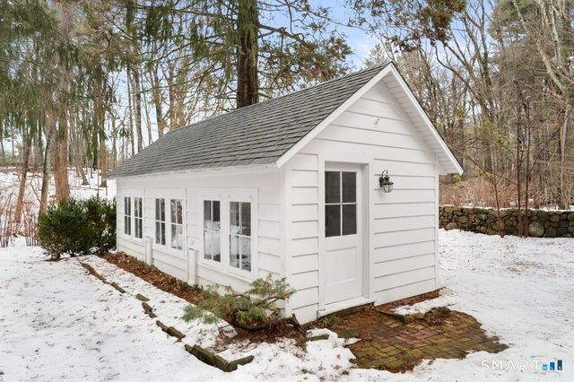 14 Chestnut Hill Road, Stamford, CT 06903