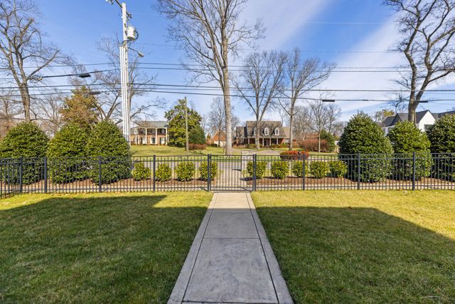 3621 Woodmont Blvd, Nashville, TN 37215