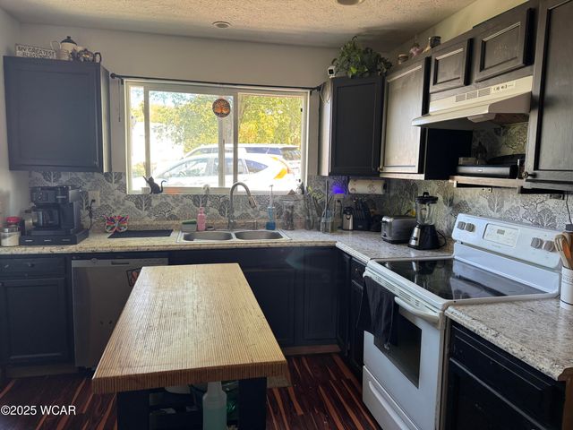 10423 Columbus Street, Middleburg, OH 43336