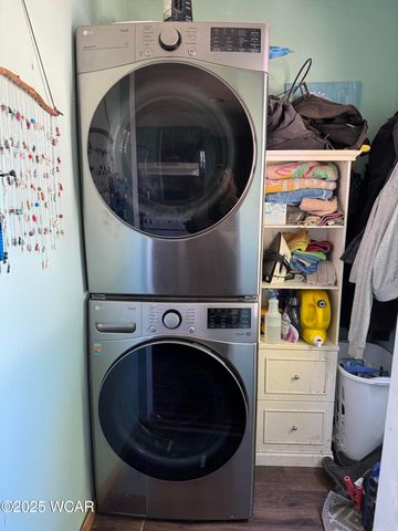 10423 Columbus Street, Middleburg, OH 43336