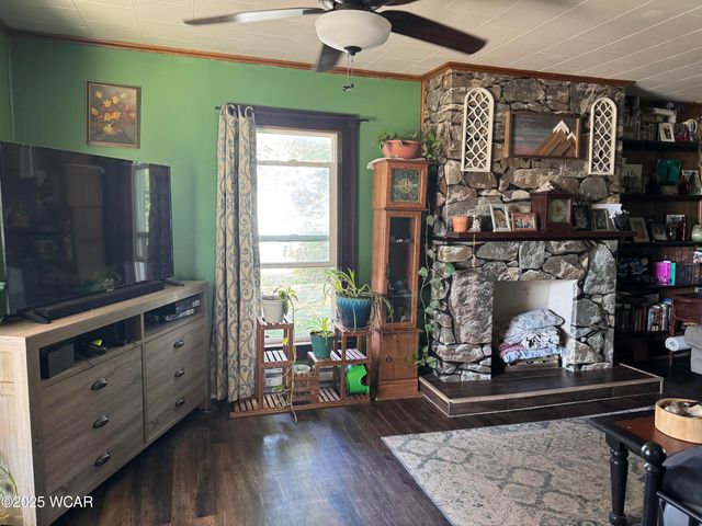 10423 Columbus Street, Middleburg, OH 43336