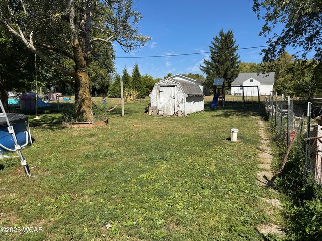 10423 Columbus Street, Middleburg, OH 43336