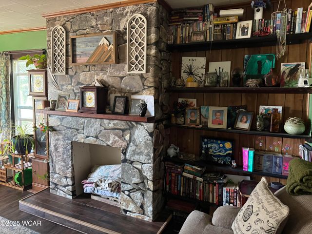 10423 Columbus Street, Middleburg, OH 43336