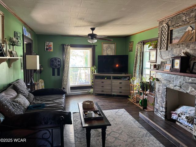 10423 Columbus Street, Middleburg, OH 43336