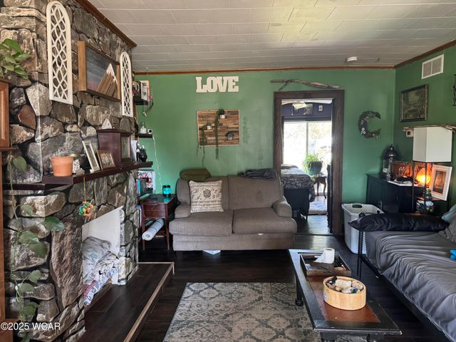 10423 Columbus Street, Middleburg, OH 43336