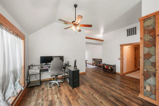 929 N Rivershire Drive, Conroe, TX 77304