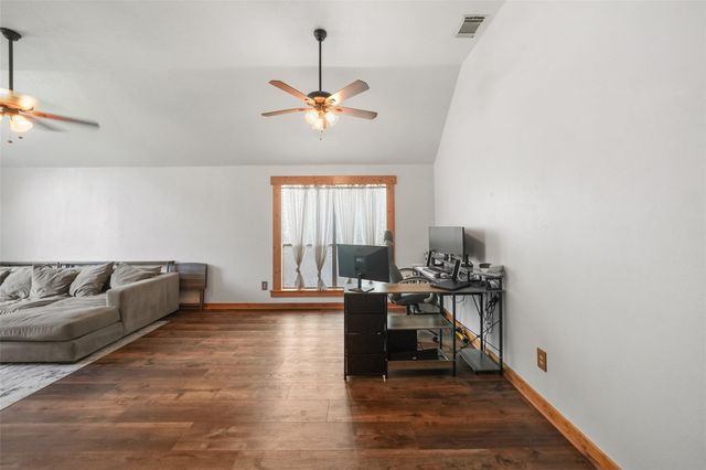 929 N Rivershire Drive, Conroe, TX 77304