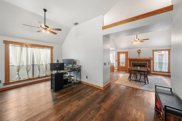 929 N Rivershire Drive, Conroe, TX 77304
