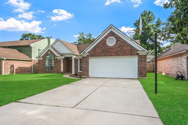 929 N Rivershire Drive, Conroe, TX 77304
