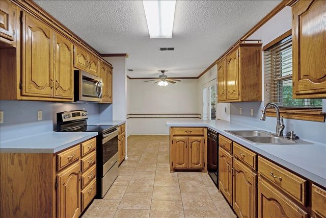 18196 Adele Lane, Whitehouse, TX 75792