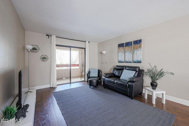 3131 W Cochise Drive Unit 204, Phoenix, AZ 85051