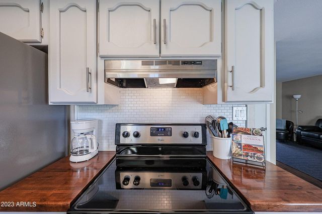 3131 W Cochise Drive Unit 204, Phoenix, AZ 85051