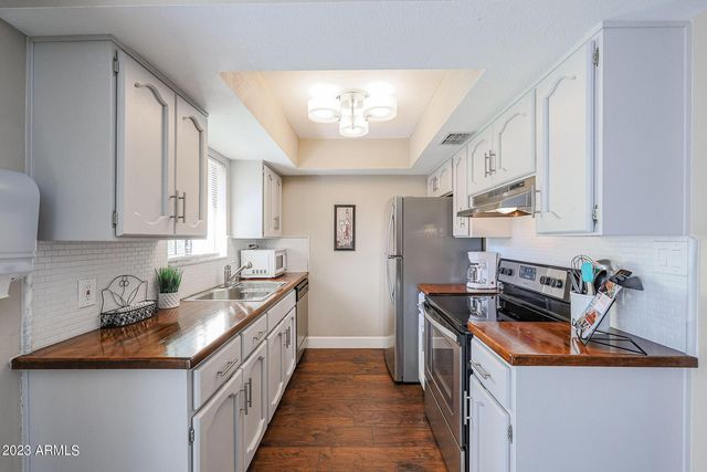 3131 W Cochise Drive Unit 204, Phoenix, AZ 85051