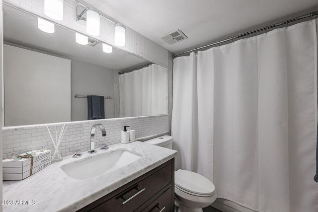 3131 W Cochise Drive Unit 204, Phoenix, AZ 85051