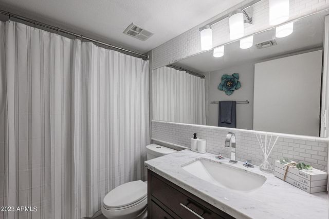 3131 W Cochise Drive Unit 204, Phoenix, AZ 85051