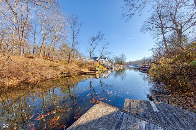 8667 S Nash Drive, Nineveh, IN 46164