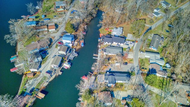 8667 S Nash Drive, Nineveh, IN 46164