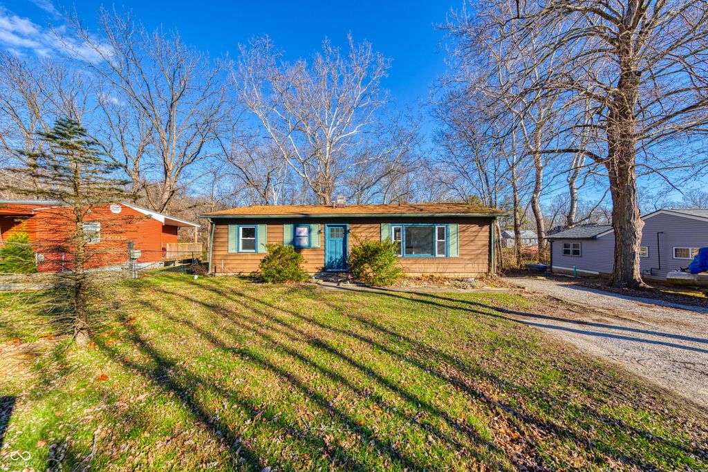 8667 S Nash Drive, Nineveh, IN 46164