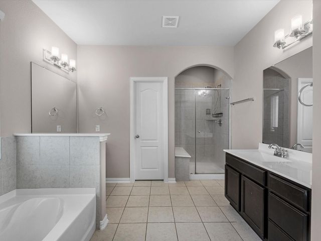 8707 W Crescent Lake Circle, Baytown, TX 77521